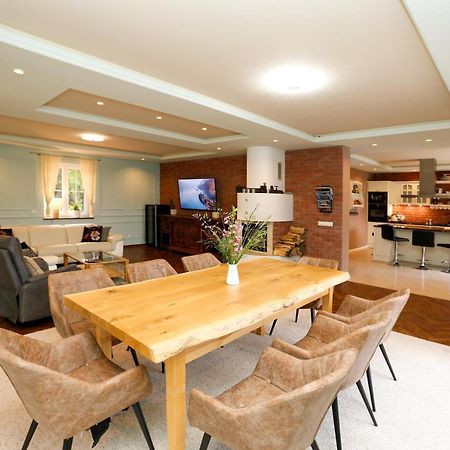 Iseroase House Deluxe Pobiedna Ngoại thất bức ảnh