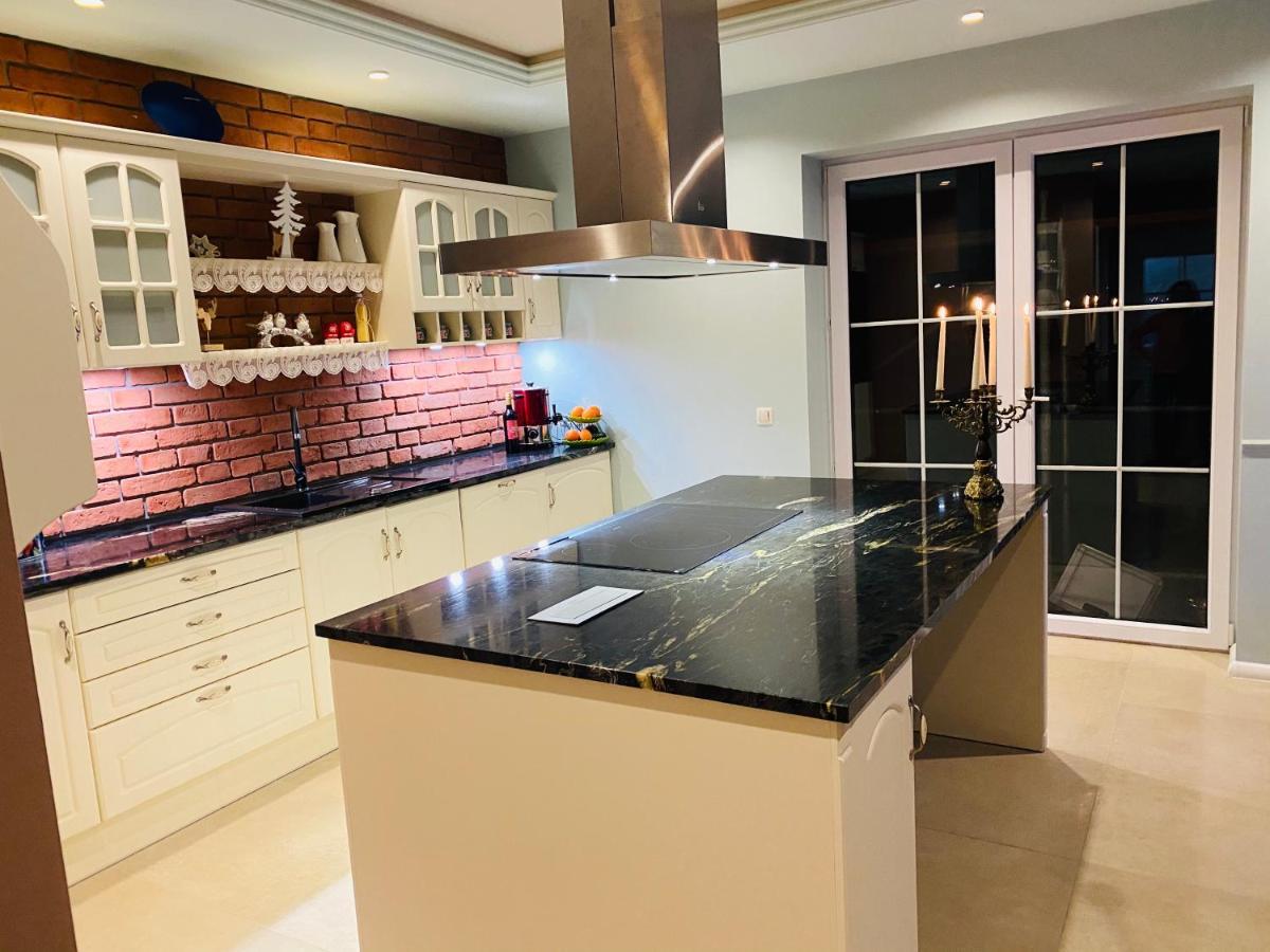 Iseroase House Deluxe Pobiedna Ngoại thất bức ảnh